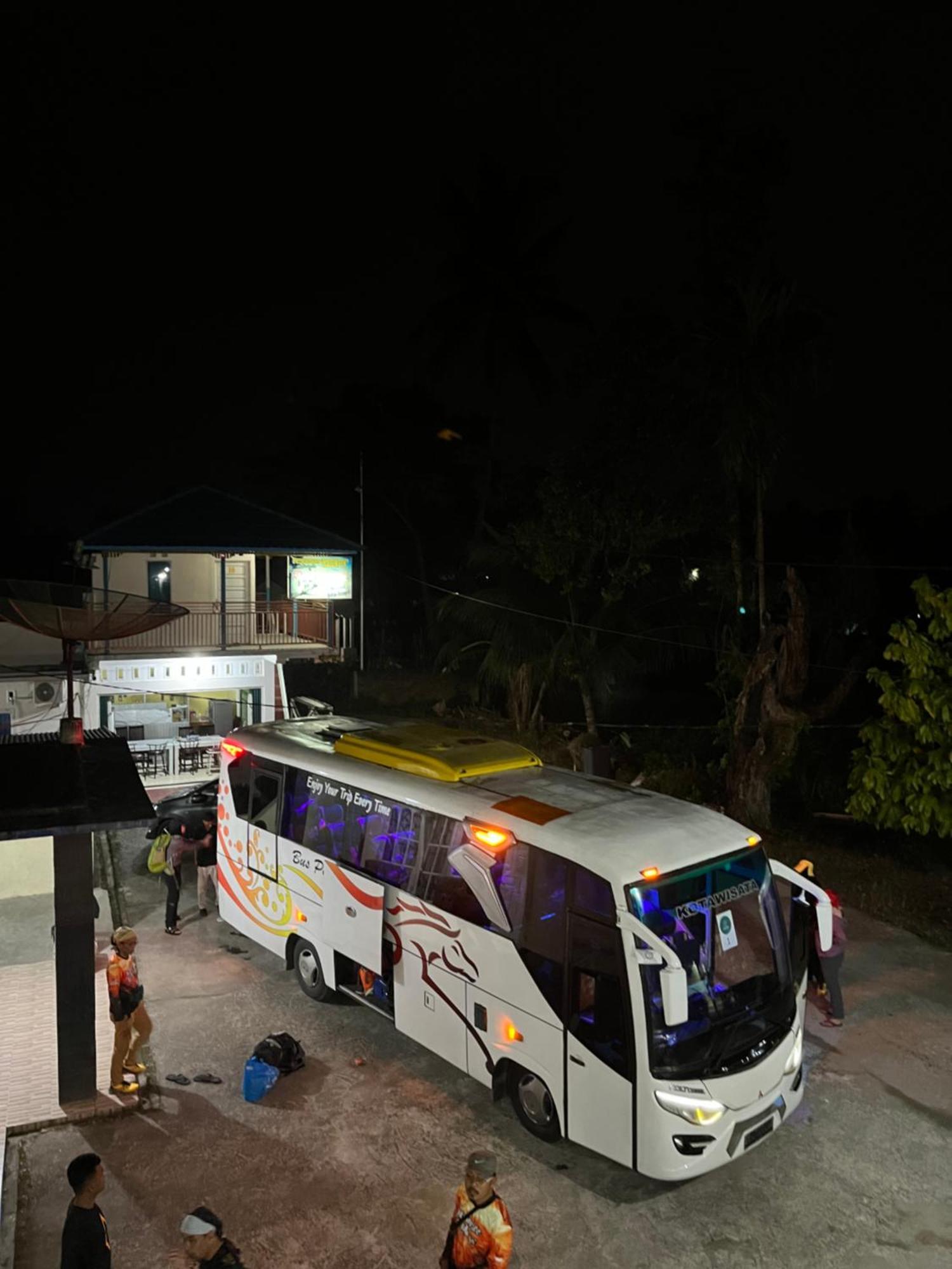 Penginapan Malompek Syariah Padang Kültér fotó